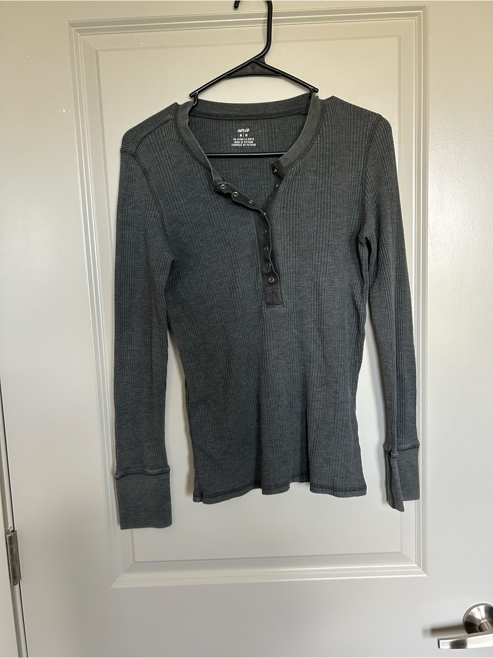 aerie Women’s Charcoal Ribbed Henley Long Sleeve Top